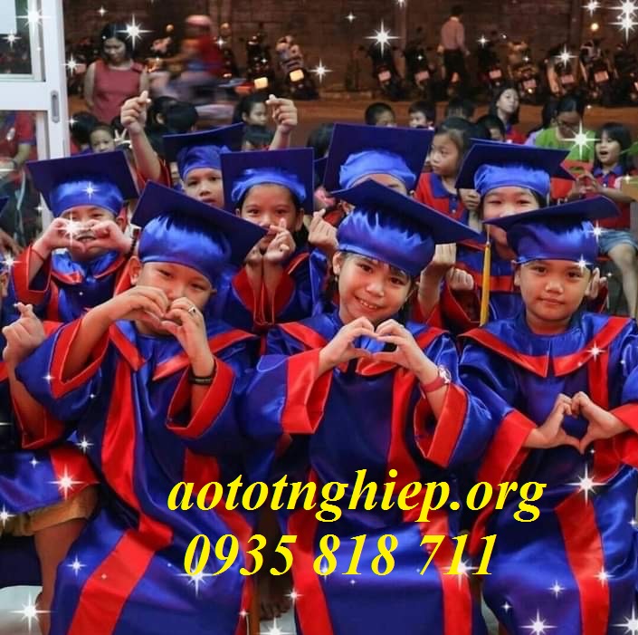 May Đồng Phục Tốt Nghiệp